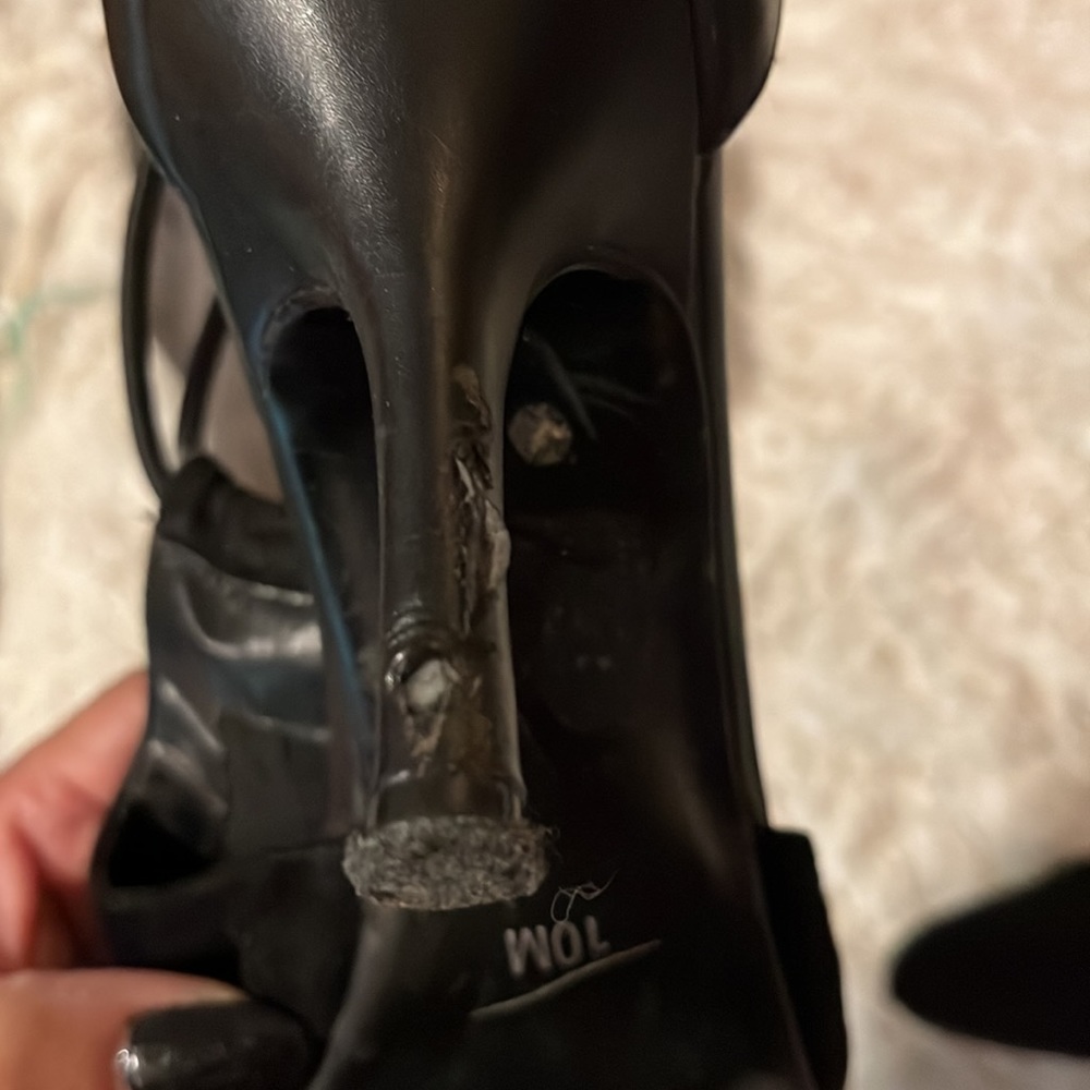 Shoes - Picture 4 of 5